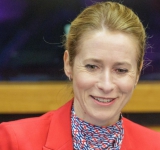 ЕС апелира Иран да премахне таксата за преминаване през Ормузкия проток